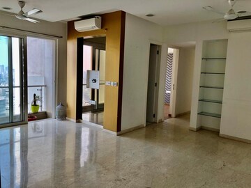 Room in 2 BHK Apartment at Lodha Fiorenza, Goregaon East – for Sale