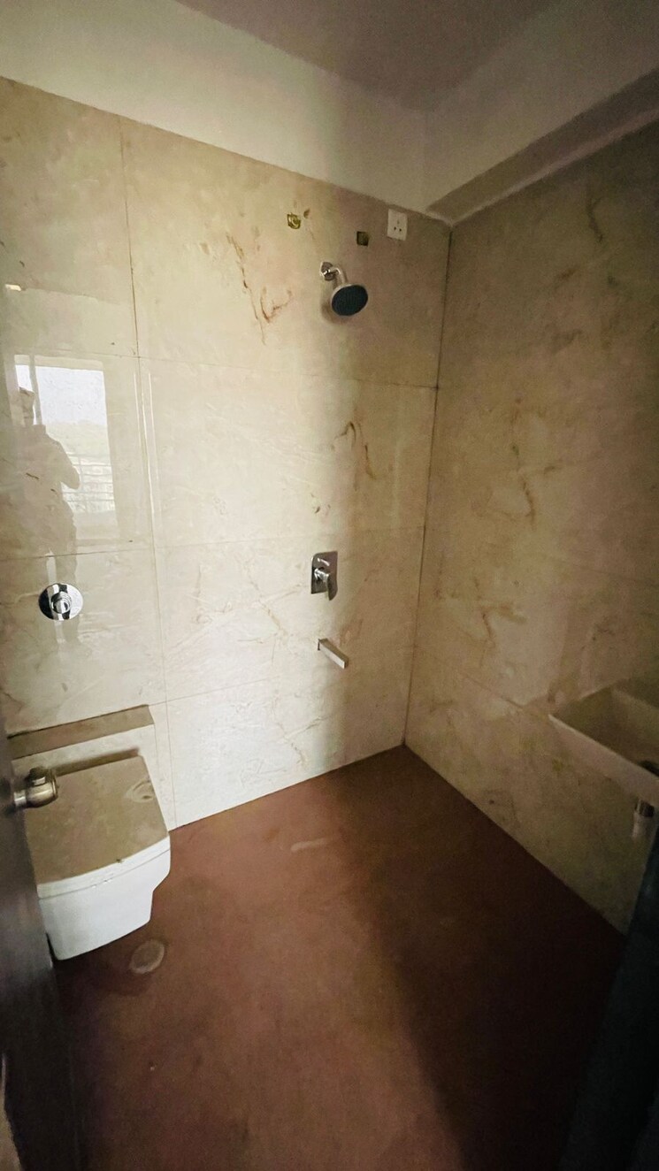 Bathroom, siddhivinayak-royal-meadows 2 Bedroom 1150 Sq.Ft. Apartment In Shahad Thane 8412984