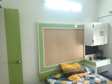 Room in 1 BHK Apartment at Dilshad Garden – for Sale
