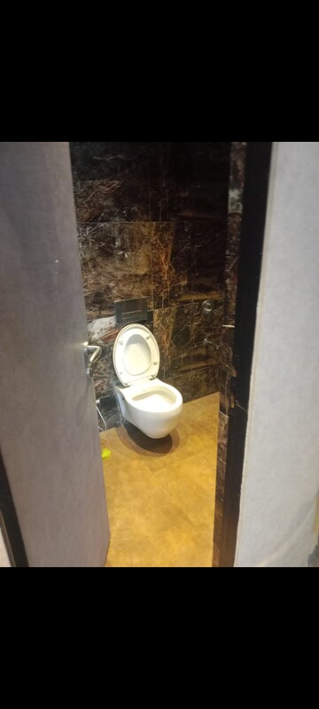 Bathroom in 3.5 BHK Apartment at Marathon Monte South, Byculla West – for Rent