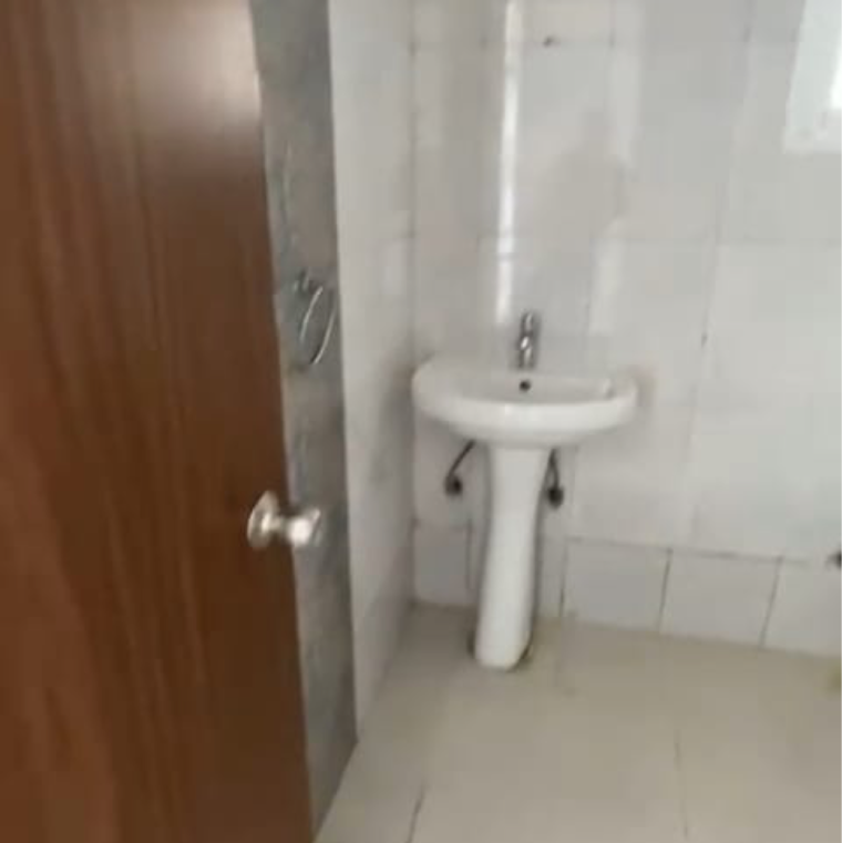 Bathroom, panchsheel-greens-ii 2 Bedroom 915 Sq.Ft. Apartment In Panchsheel Green Greater Noida 8413092