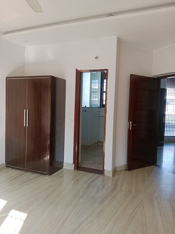 Room in 2 BHK Builder Floor at Sector 13 – for Rent