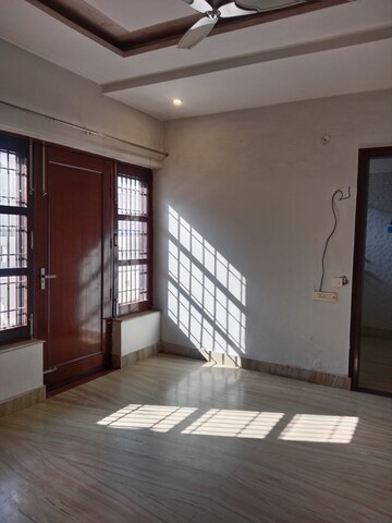 Room in 2 BHK Builder Floor at Sector 13 – for Rent