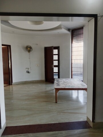 Room in 2 BHK Builder Floor at Sector 13 – for Rent