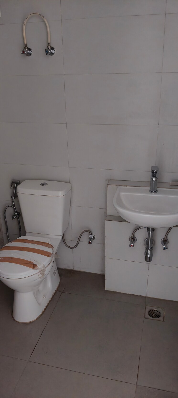 Bathroom, smart-world-gems 2.5 Bedroom 1196 Sq.Ft. Builder Floor In Sector 89 Gurgaon 8413172