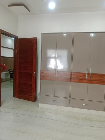 Room in 2 BHK Builder Floor at Sector 13 – for Rent