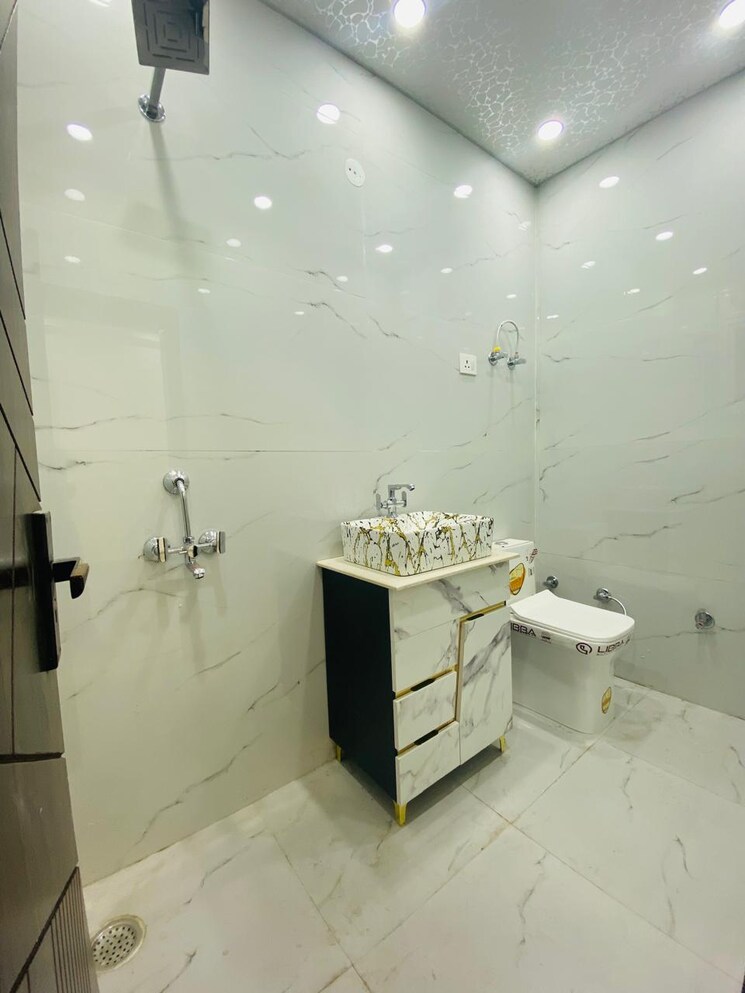 Bathroom, indrapuram 3 Bedroom 1400 Sq.Ft. Builder Floor In Indrapuram Ghaziabad 8413477