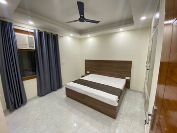 Bedroom in 1 BHK Builder Floor at Sector 27 – for Rent