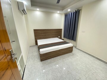 Bedroom in 1 BHK Builder Floor at Sector 27 – for Rent
