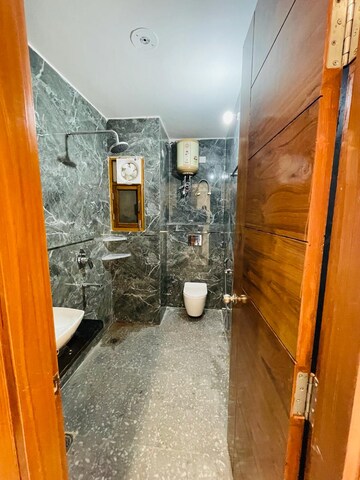 Furnished Amenities in 1 BHK Builder Floor at Sector 27 – for Rent