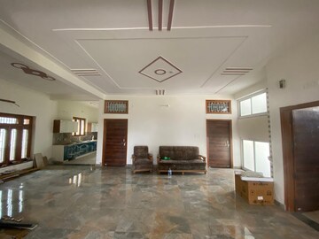Living Room in 4 BHK Builder Floor at Ansal Sushant Golf city, Sushant Golf City – for Rent