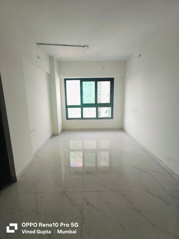 Room in 2 BHK Apartment at Dosti Eastern Bay, Wadala – for Rent