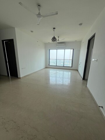 Room in 2 BHK Apartment at Lodha Vista, Lower Parel – for Rent