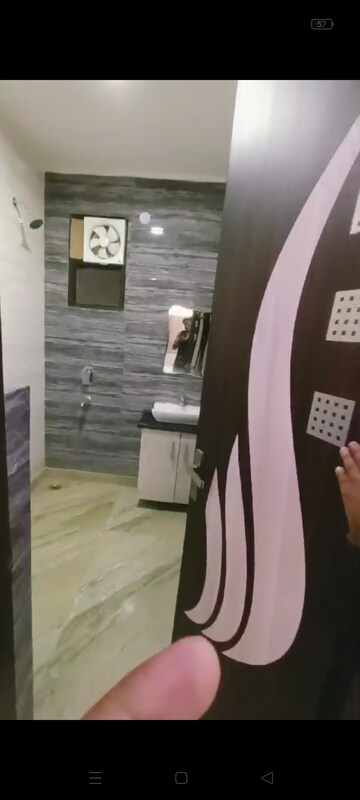 Master Bedroom in 2 BHK Builder Floor at Shalimar Bagh – for Rent