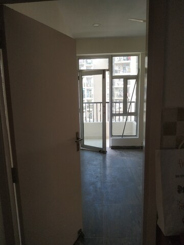 Room in 2 BHK Apartment at Sector 16c Greater Noida – for Sale