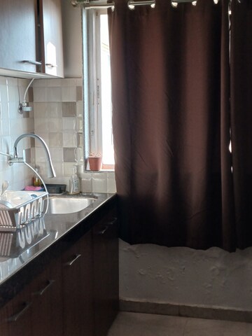 Furnished Amenities in 3 BHK Apartment at Sagar Tarang Worli, Worli – for Rent