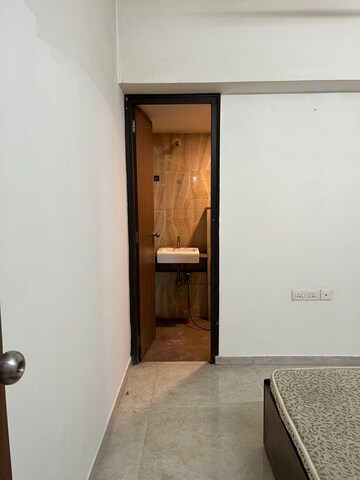 Room in 1 BHK Apartment at Lodha Amara, Kolshet Road – for Sale