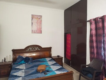 Bedroom in 3 BHK Builder Floor at Sarvapriya Vihar – for Rent