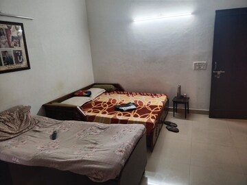 Bedroom in 3 BHK Builder Floor at Sarvapriya Vihar – for Rent