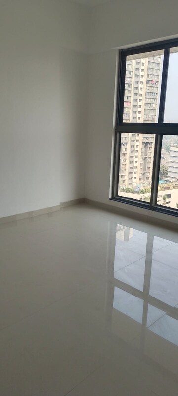 Room in 1 BHK Apartment at Godrej Nest Kandivali, Kandivali East – for Rent