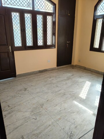 Room in 2 BHK Builder Floor at Shakti Khand – for Rent