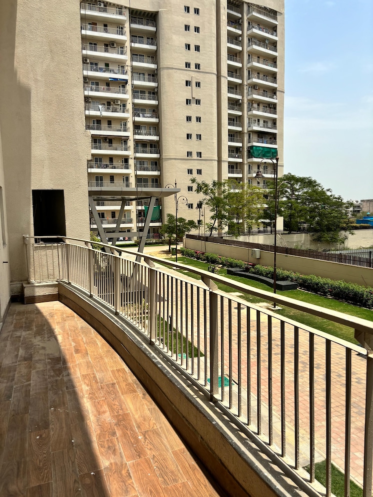 Balcony, bptp-discovery-park 3.5 Bedroom 2800 Sq.Ft. Apartment In Sector 80 Faridabad 8413713
