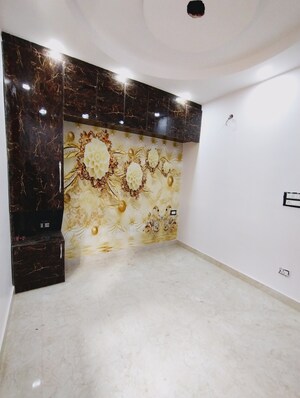 Bedroom in 1 BHK Builder Floor at Maharani Enclave – for Sale