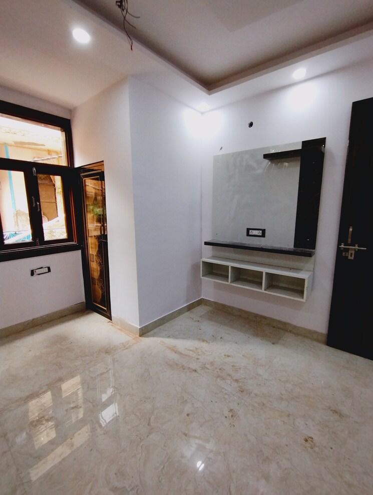 Room, maharani enclave 1 Bedroom 400 Sq.Ft. Builder Floor In Maharani Enclave Delhi 8413665