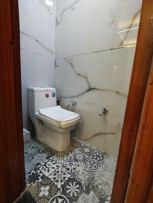 Attached Bathroom in 1 BHK Builder Floor at Om Vihar – for Sale