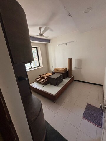 Master Bedroom in 3 BHK Apartment at Sheth Vasant Galaxy, Goregaon West – for Rent