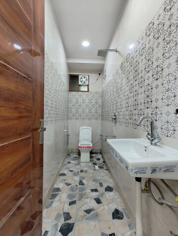Kitchen in 2 BHK Builder Floor at Govindpuri – for Rent