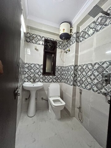 Master Bedroom in 2 BHK Apartment at Palm Residency Chhatarpur, Chattarpur – for Rent