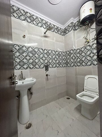 Bathroom in 2 BHK Apartment at Palm Residency Chhatarpur, Chattarpur – for Rent