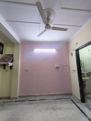 Room in 1 BHK Builder Floor at Govindpuri – for Rent