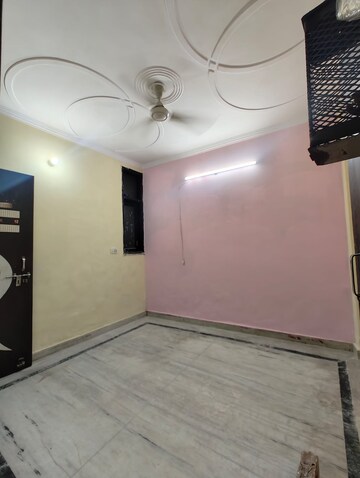 Room in 1 BHK Builder Floor at Govindpuri – for Rent