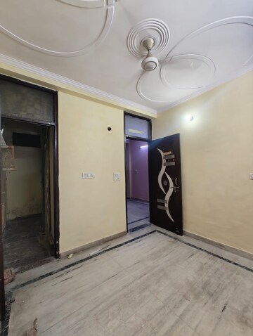 Room in 1 BHK Builder Floor at Govindpuri – for Rent