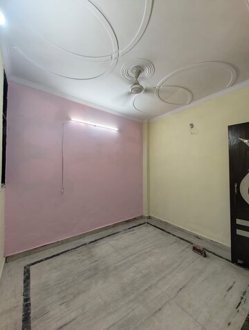 Room in 1 BHK Builder Floor at Govindpuri – for Rent