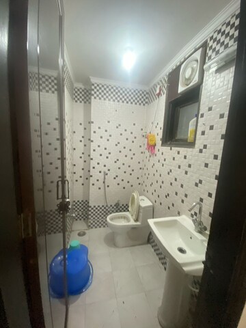 Bathroom in 3 BHK Apartment at Palm Residency Chhatarpur, Chattarpur – for Rent