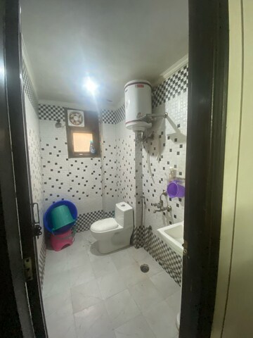 Bathroom in 3 BHK Apartment at Palm Residency Chhatarpur, Chattarpur – for Rent