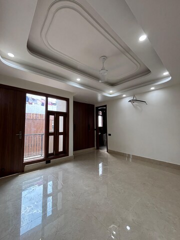 Room in 3 BHK Apartment at Palm Residency Chhatarpur, Chattarpur – for Rent