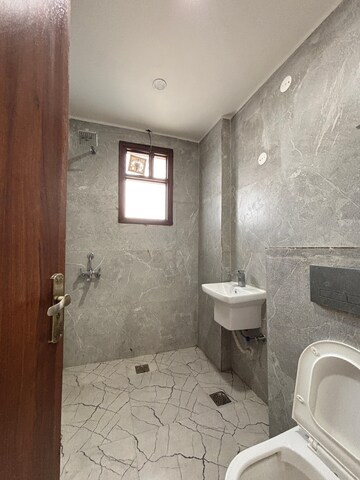 Bathroom in 3 BHK Apartment at Palm Residency Chhatarpur, Chattarpur – for Rent