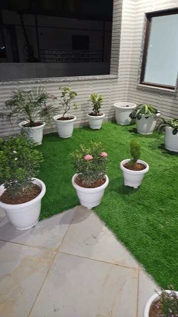 Master Bedroom in 2 BHK Builder Floor at Sector 40 – for Rent