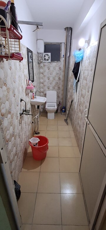 Bathroom in 1 RK Independent House at Sector 56 – for Rent