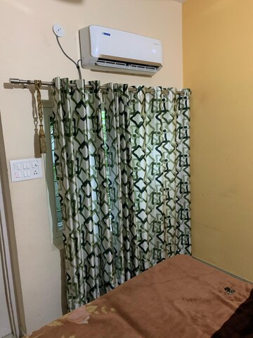 Bedroom in 2 BHK Builder Floor at Brs Nagar – for Rent