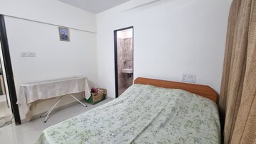 Master Bedroom in 1 BHK Apartment at Lotus Link Square, Malad West – for Rent