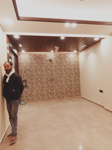 Furnished Amenities in 3 BHK Builder Floor at Kohli One Malibu Town, Sector 47 – for Rent