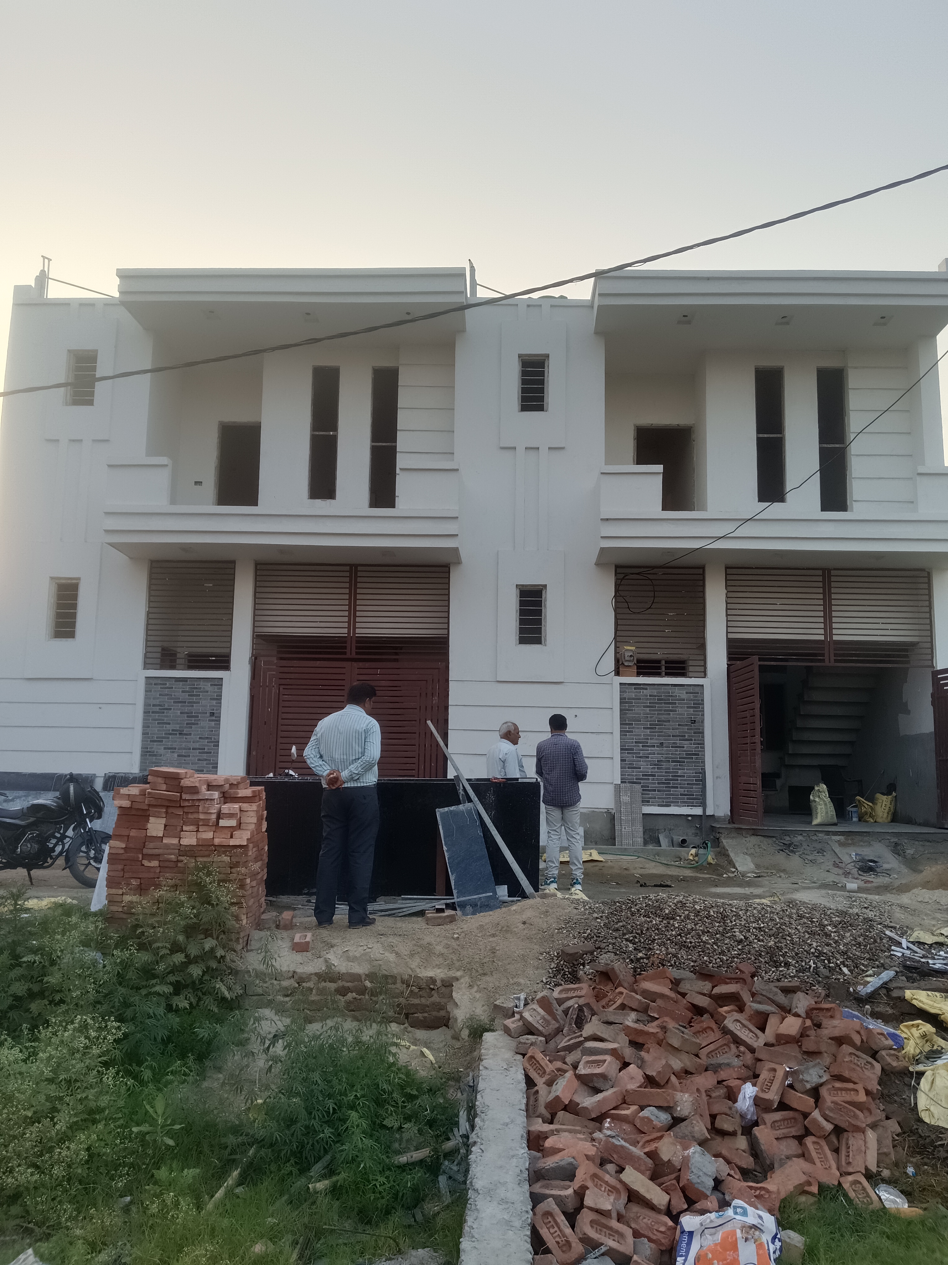 3 BHK + Servant Room Independent House For Sale in Krishna Kunj 