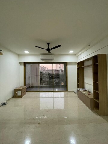 Room in 3 BHK Apartment at Godrej RKS, Chembur – for Rent