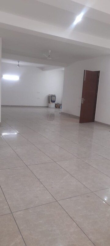 Room in 3 BHK Apartment at Gupta Awas, Sector 43 – for Rent