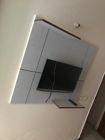 Furnished Amenities in 3 BHK Apartment at Gupta Awas, Sector 43 – for Rent